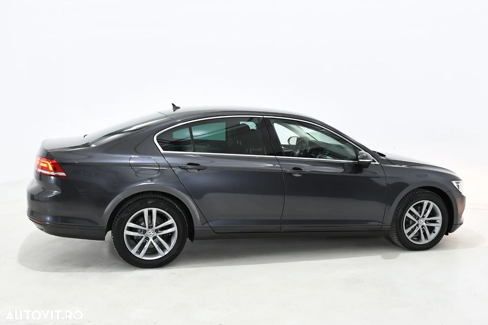 Volkswagen Passat 2.0 TDI SCR DSG Comfortline - 7