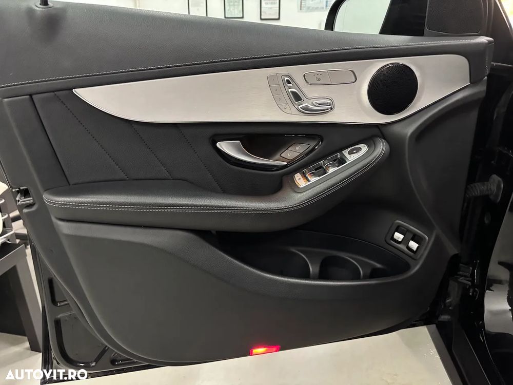 Mercedes-Benz GLC 300 e 4MATIC - 11