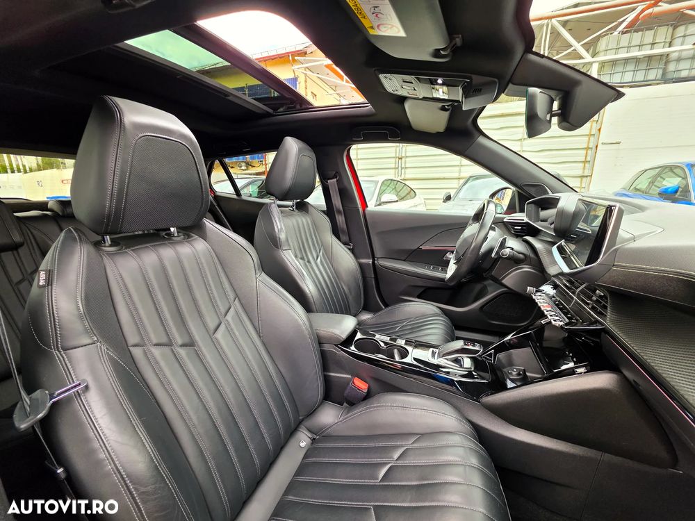 Peugeot 2008 PureTech 130 EAT8 GT - 15