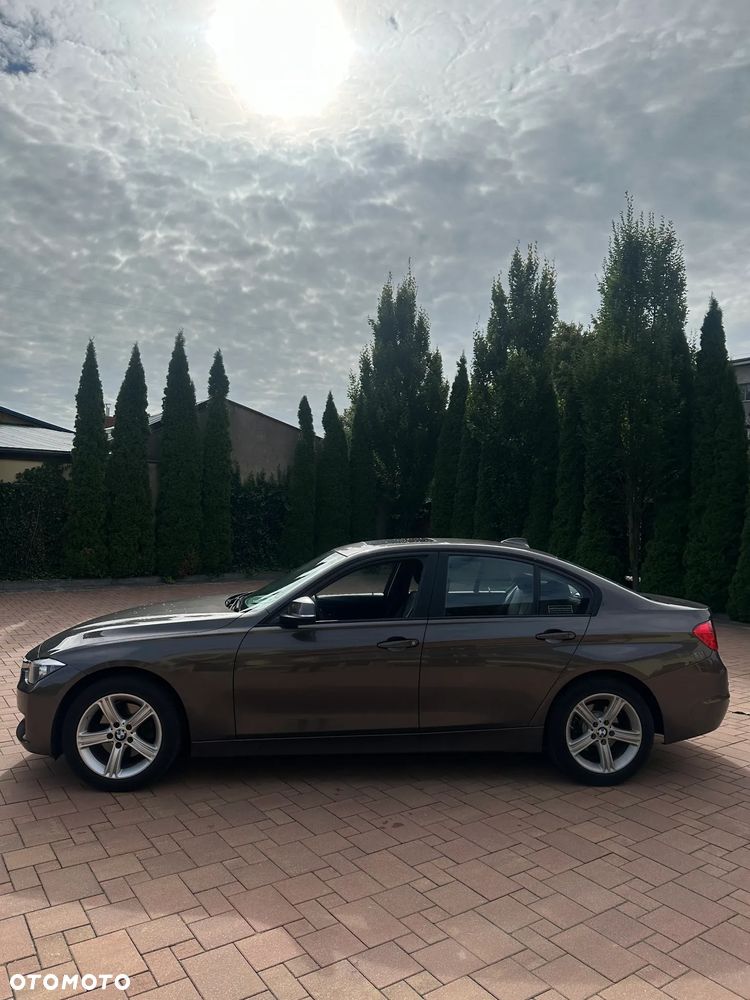 BMW Seria 3 328i xDrive - 5