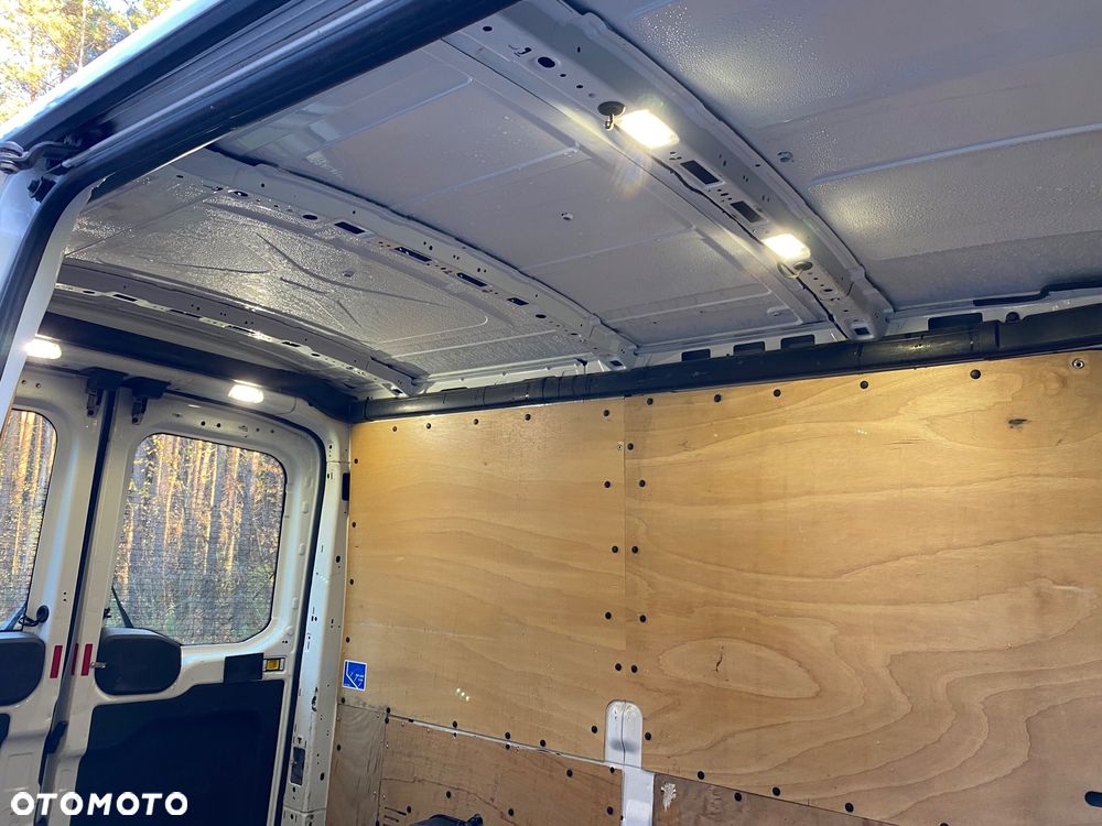 Ford Transit - 26