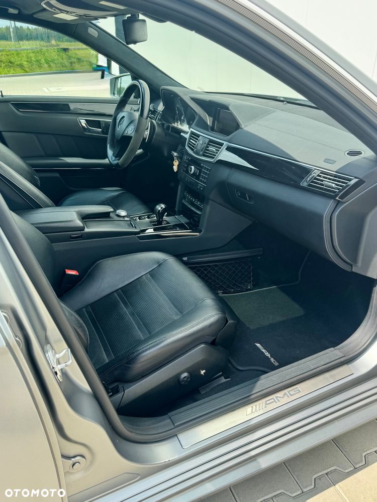 Mercedes-Benz Klasa E 63 AMG AMG Speedshift 7G-MCT - 23