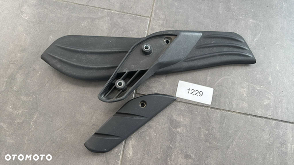 Podnóżek Pasażera Tył Piaggio X10 125. 350 [1229]