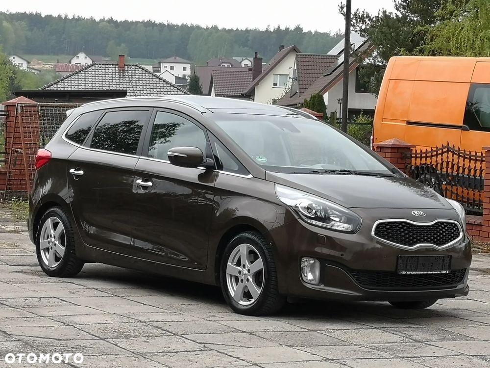 Kia Carens 1.7 CRDi 136 Dream Team Edition - 1