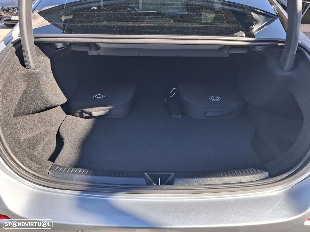 Mercedes-Benz A 250 Limousine - 13
