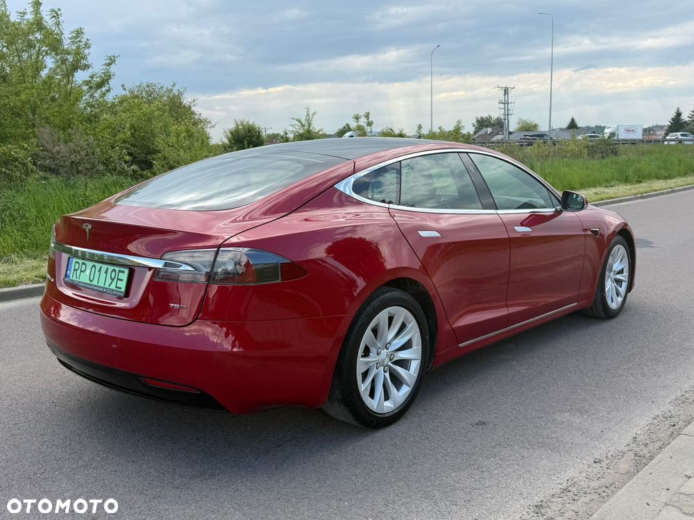 Tesla Model S - 7