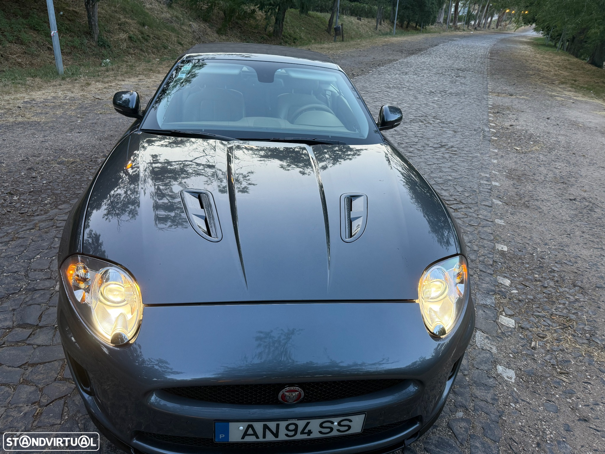 Jaguar XK 4.2 V8 Convertible - 16