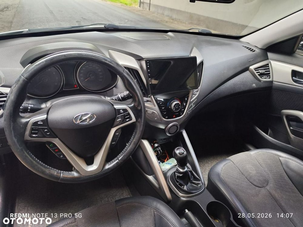 Hyundai Veloster - 10