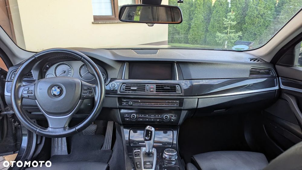 BMW Seria 5 520d xDrive Luxury Line - 11