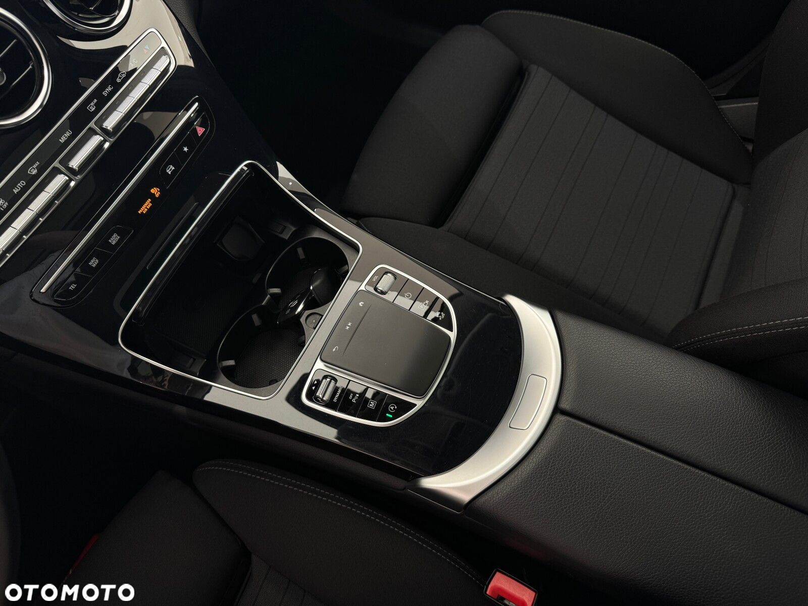 Mercedes-Benz GLC - 26
