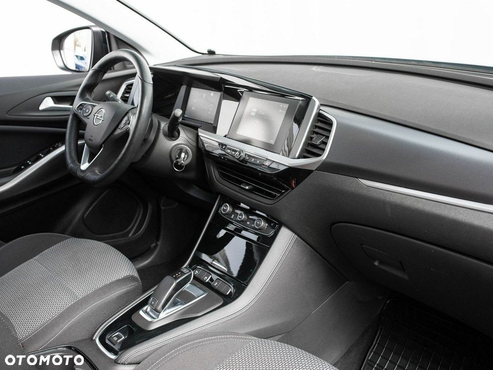 Opel Grandland 1.2 T Business Edition S&S - 28