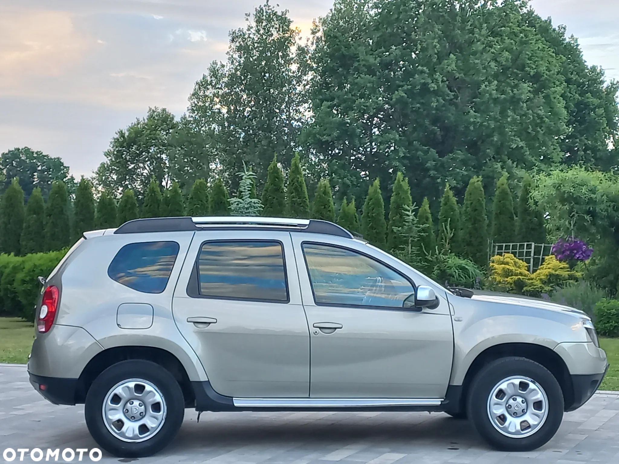 Dacia Duster 1.6 Laureate 4x4 - 21