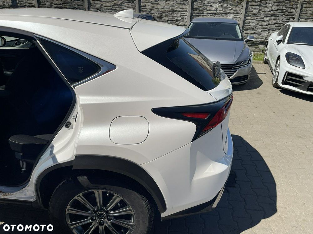 Lexus NX 300h - 7