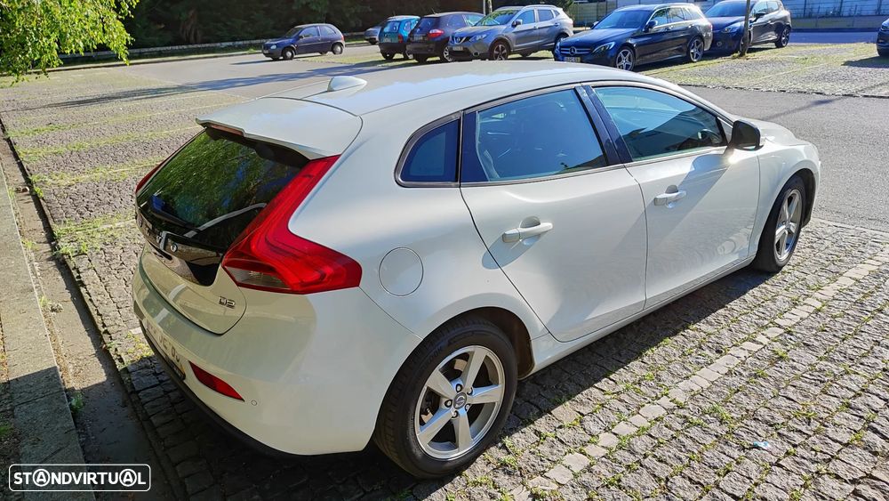 Volvo V40 ver-1-6-d2-eco-momentum - 4