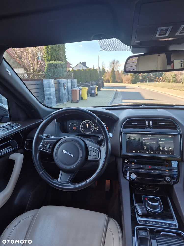 Jaguar F-Pace 2.0 i4D AWD Prestige - 25