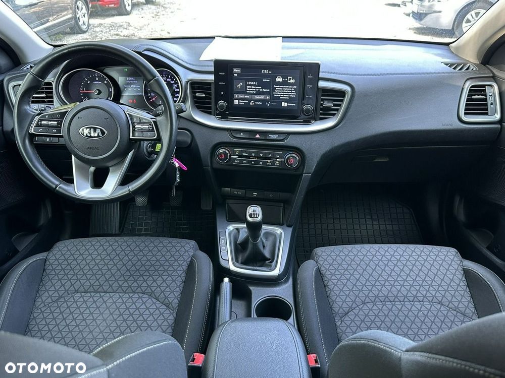Kia Ceed - 16