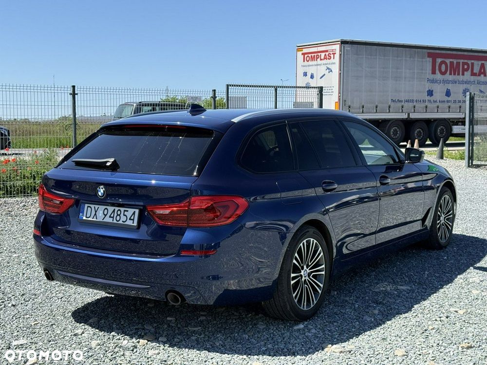 BMW Seria 5 518d Sport Line - 9