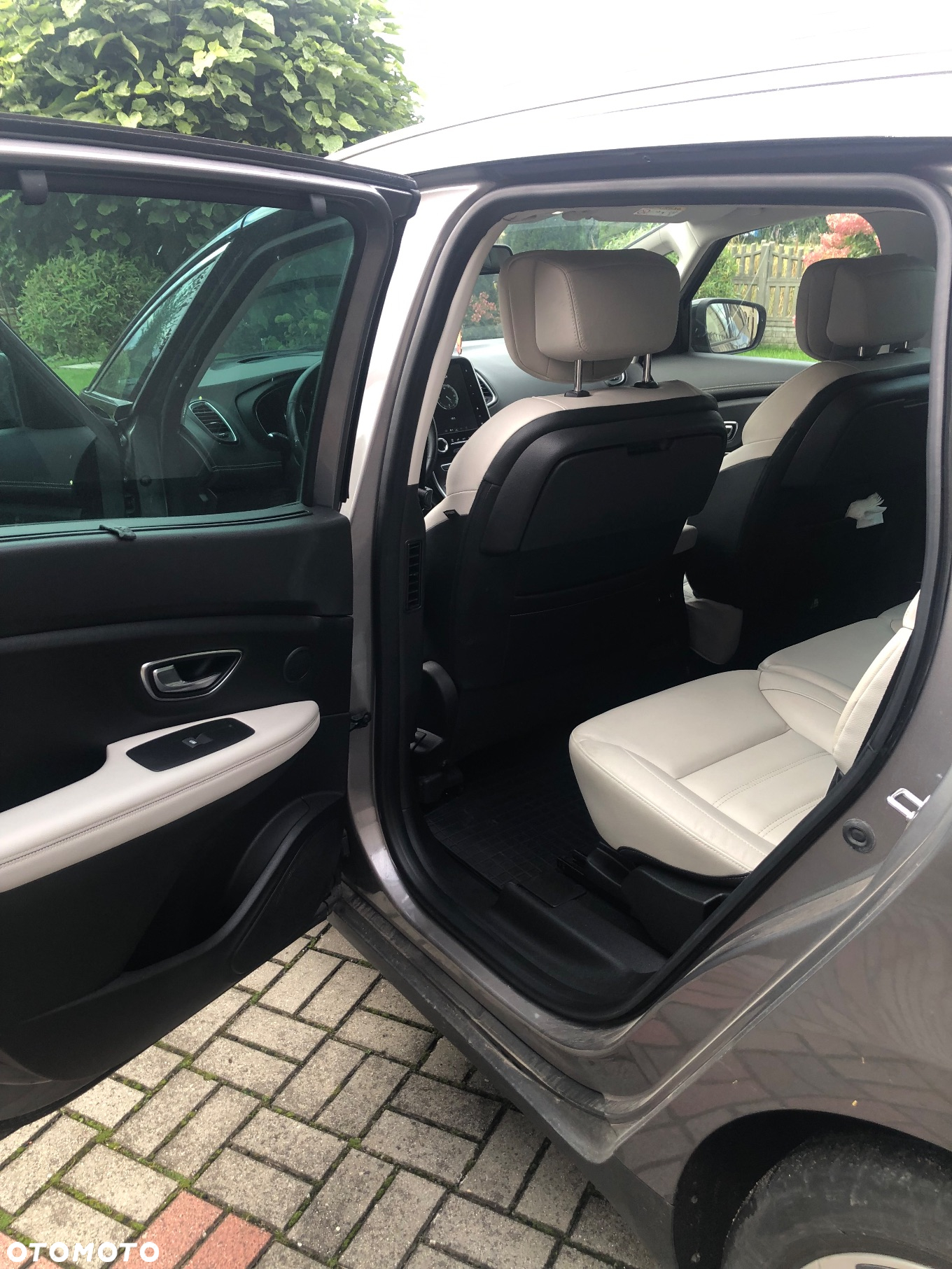 Renault Grand Scenic dCi 110 EDC Bose Edition - 29