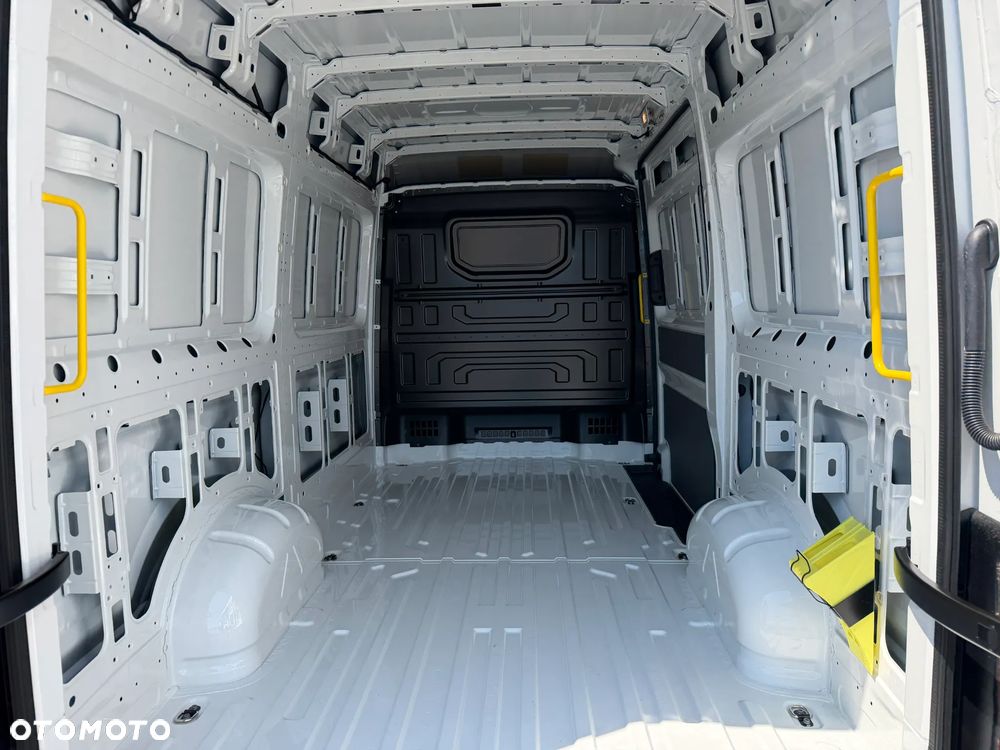 Volkswagen Crafter - 14