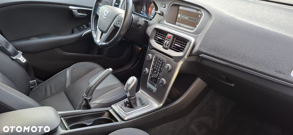 Volvo V40 D2 Momentum - 19