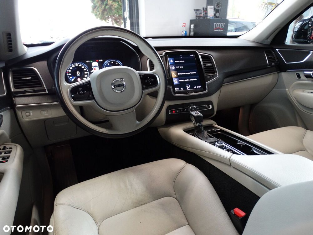 Volvo XC 90 - 21