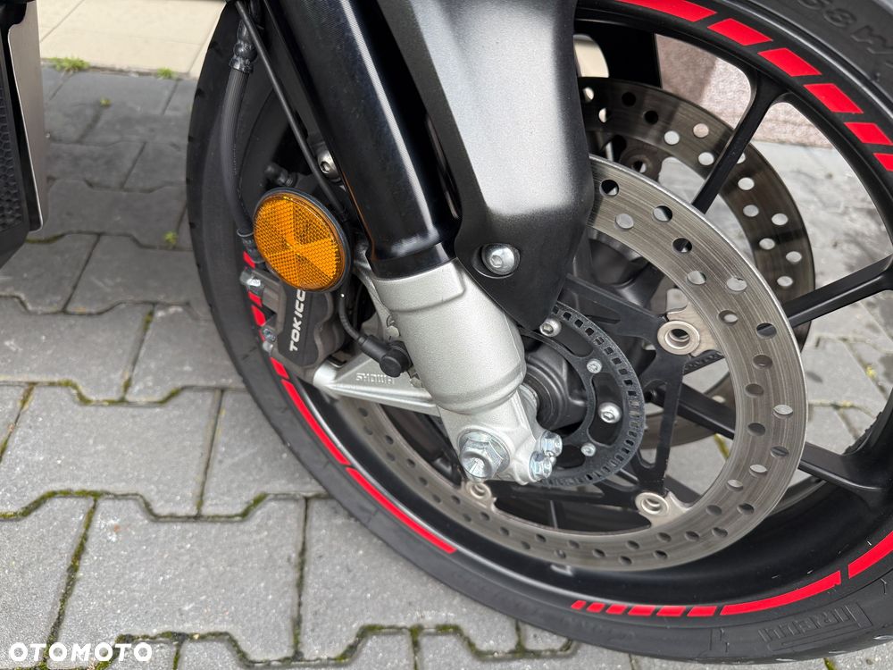 Honda VFR - 21