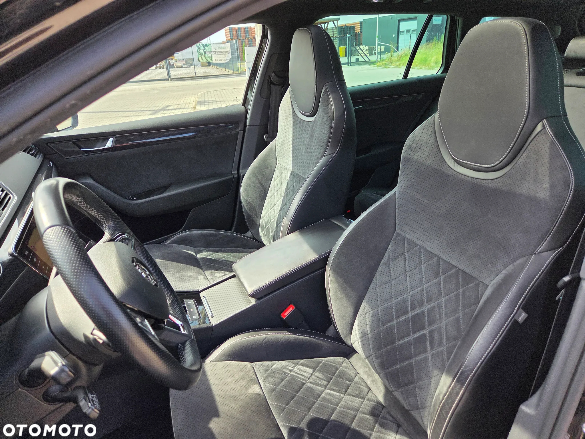 Skoda Superb Combi 2.0 TDI DSG Sportline - 12
