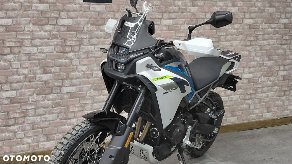 CFMoto MT - 10