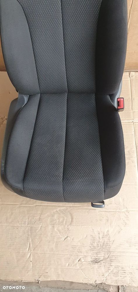Fotel pasażera prawy przód przedni VW Passat B6 - 3