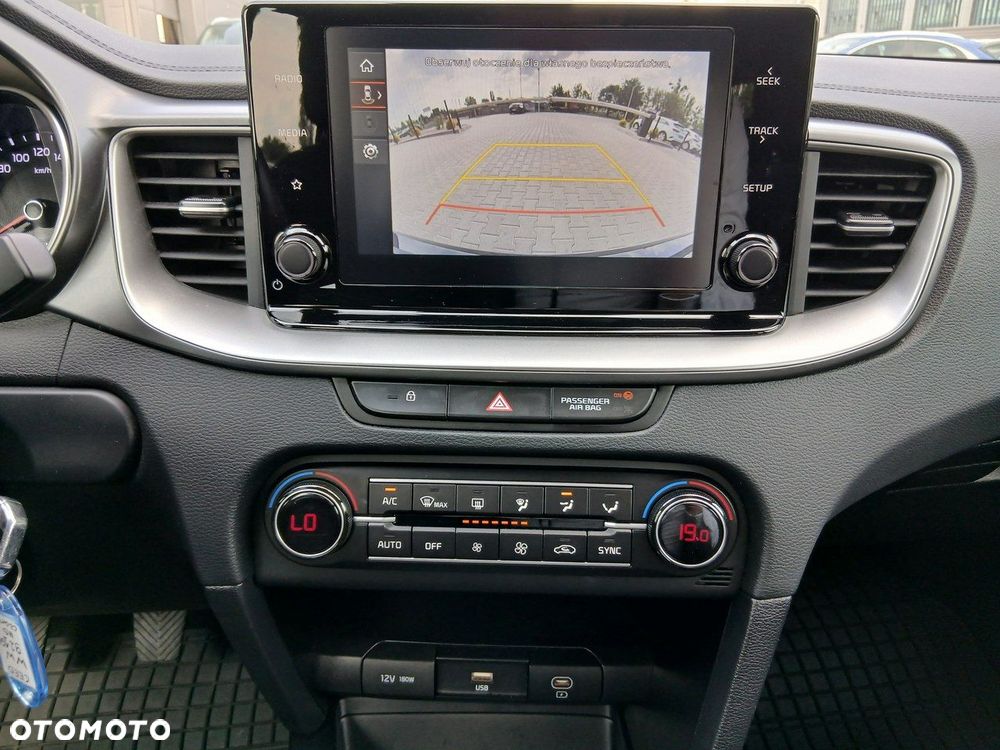 Kia Ceed 1.5 T-GDI M - 16