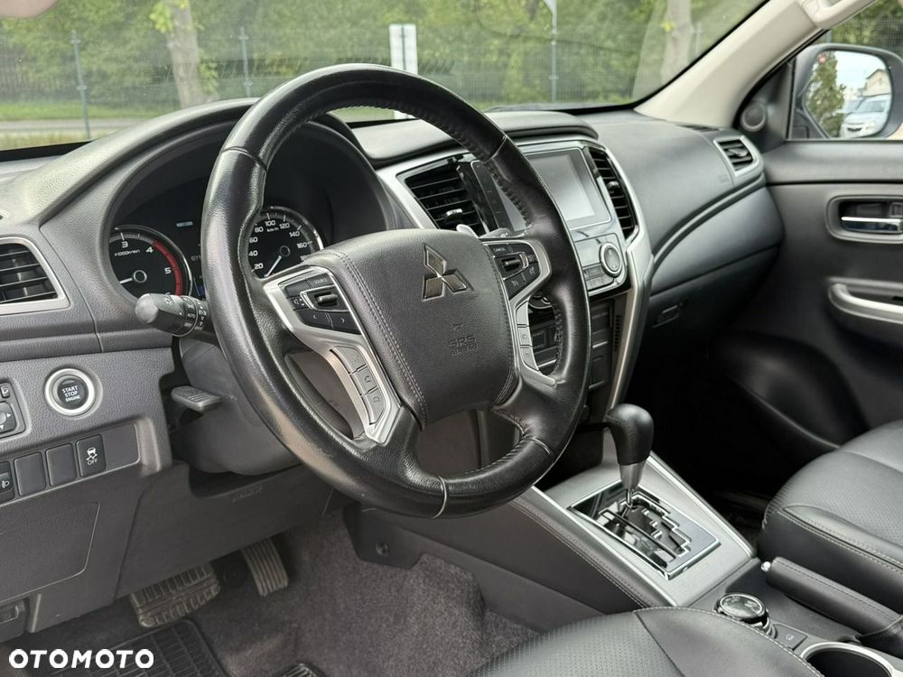 Mitsubishi L200 2.2 d DC Instyle Plus - 13