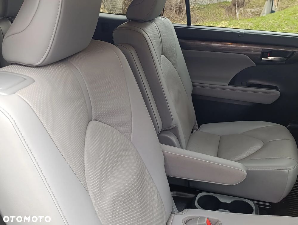 Toyota Highlander 2.5 Hybrid Executive - 25