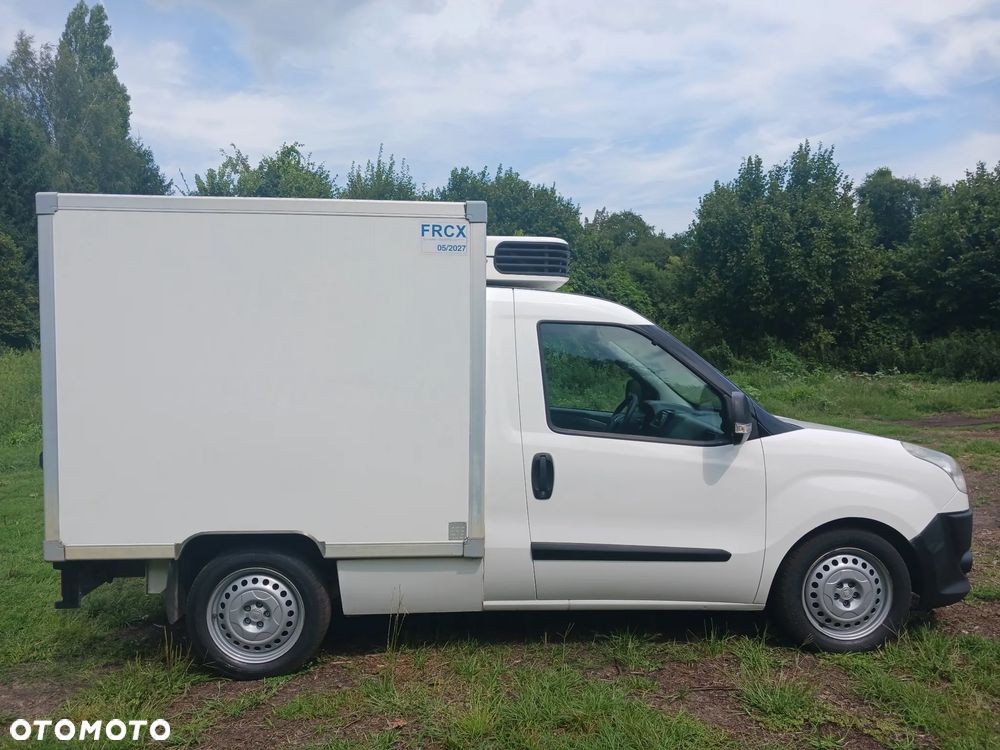 Fiat Doblo 1.3 JTD 2015r Izoterma chlodnia Mroźnia Agregat 230V lodziarka mrożonka - 13