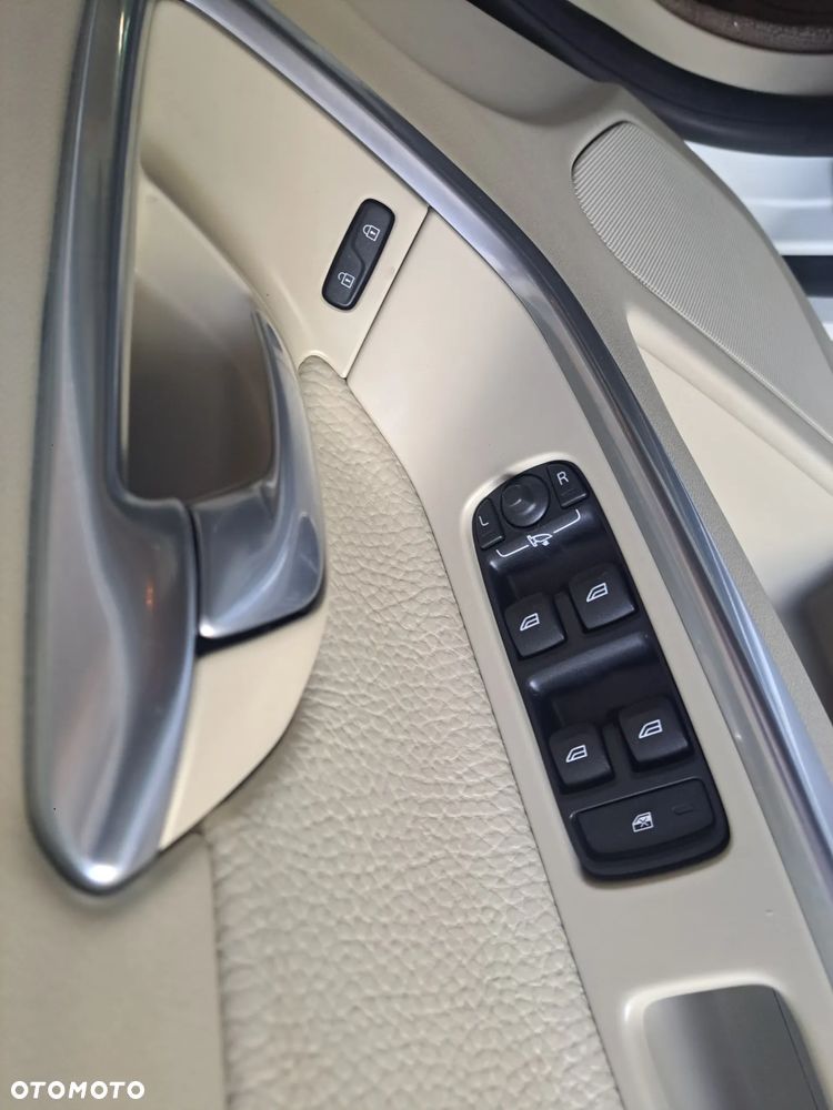 Volvo XC 60 T6 AWD Edition Pro - 23