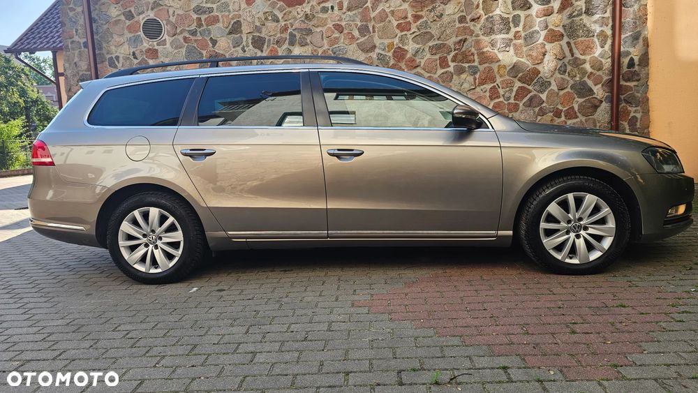 Volkswagen Passat - 11