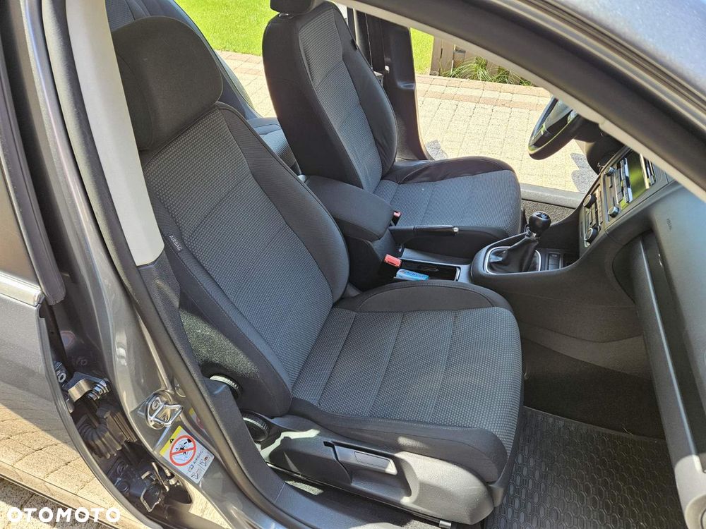 Volkswagen Golf 1.6 TDI Comfortline - 15