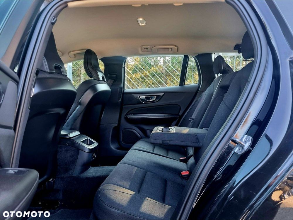 Volvo V60 D4 Momentum - 10