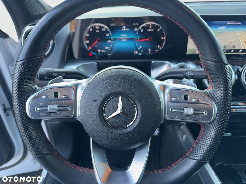 Mercedes-Benz GLB 200 d AMG Line 8G-DCT - 14