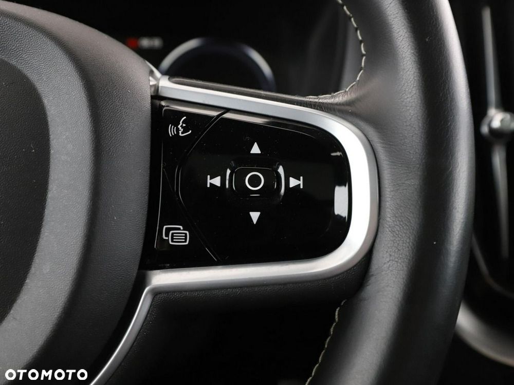 Volvo XC 60 T8 AWD Recharge Geartronic RDesign - 35