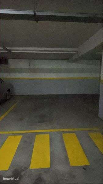 Arrendo Lugar Garagem a 500 m da praia - Grande imagem: 2/2