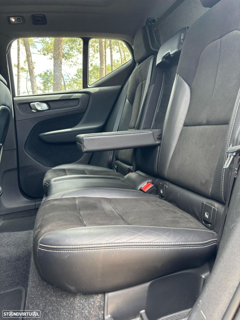 Volvo XC 40 1.5 T3 R-Design Tech Edition - 21