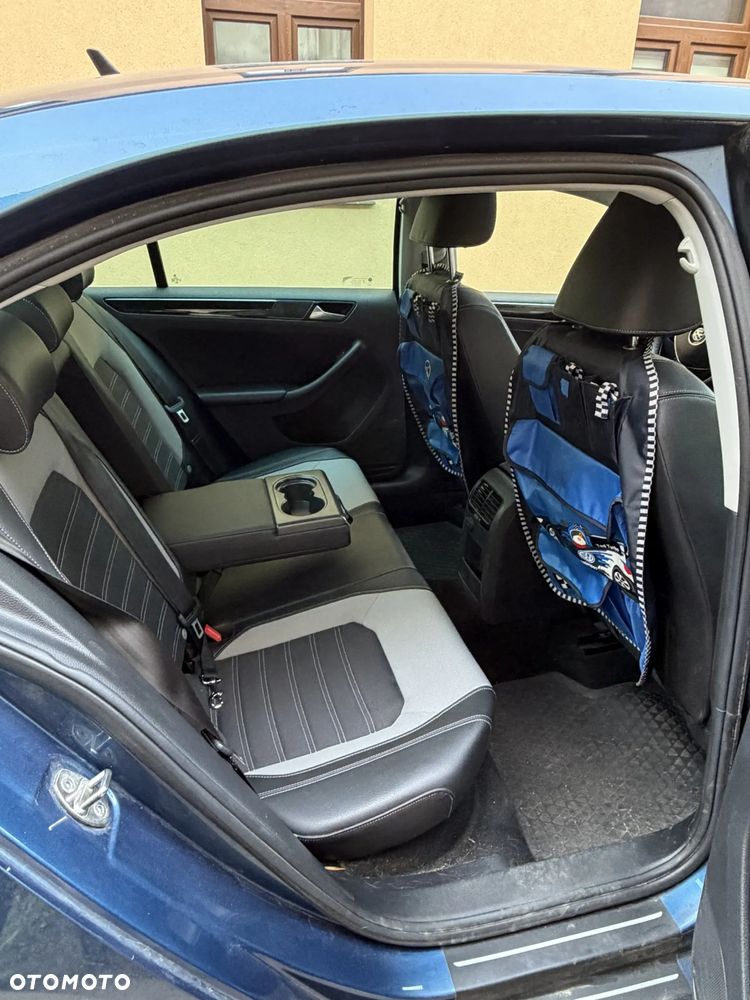 Volkswagen Jetta 1.4 TSI BMT Highline - 17