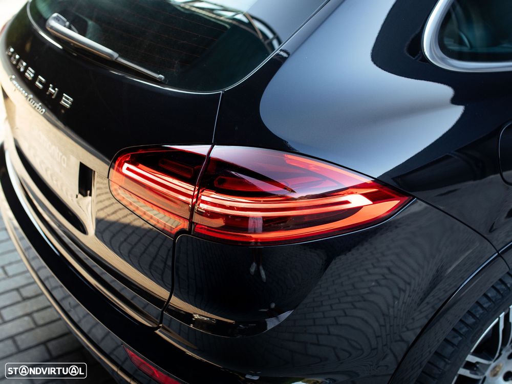 Porsche Cayenne Turbo Tiptronic S - 18