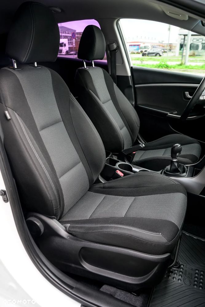 Hyundai i30 1.4 BlueDrive Base - 26