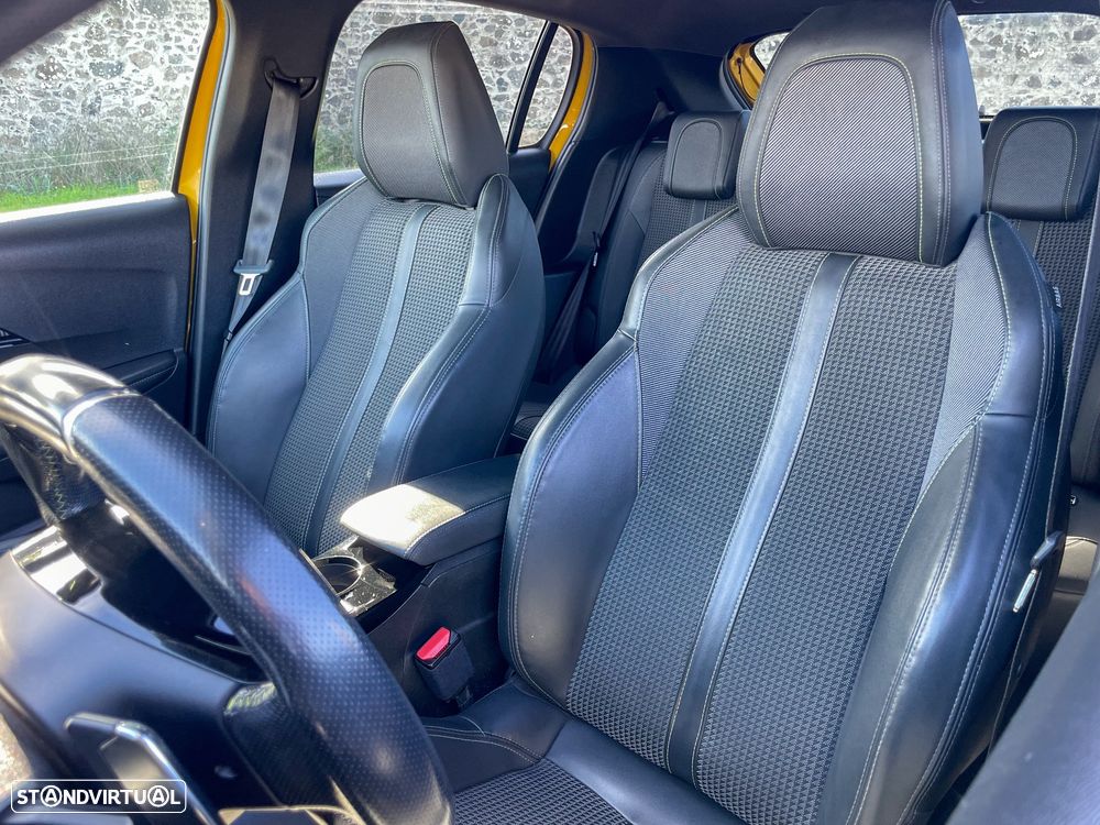 Peugeot 208 1.2 PureTech GT Line EAT8 - 8