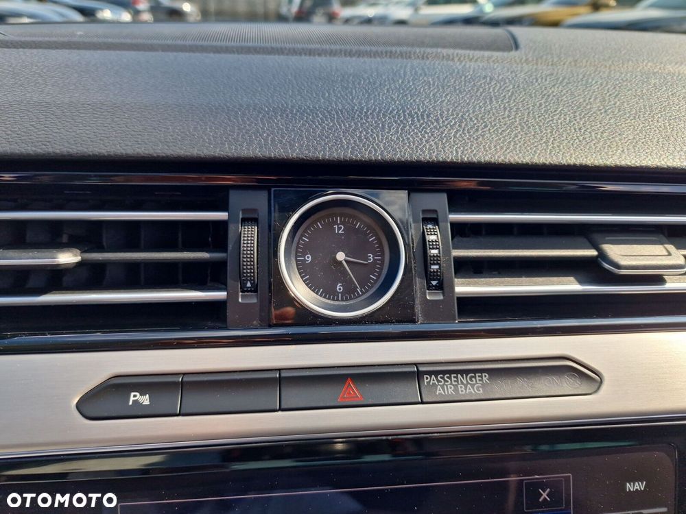 Volkswagen Passat 2.0 TDI SCR Highline - 34