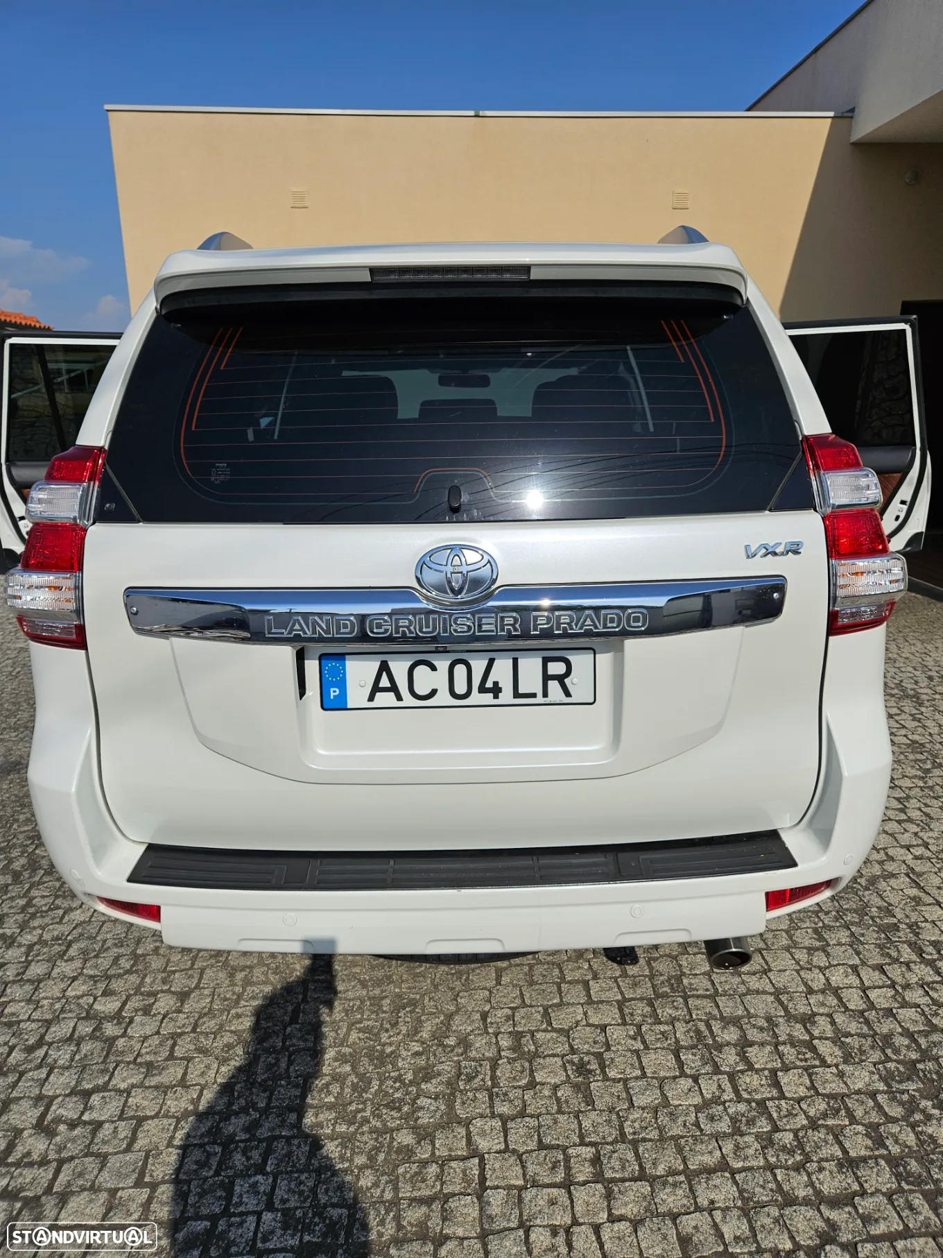 Toyota Land Cruiser - 2