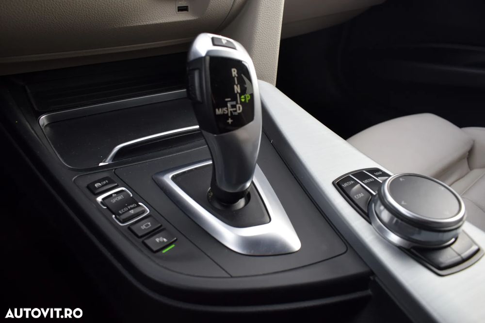 BMW Seria 3 320i xDrive Aut. Luxury Line - 19