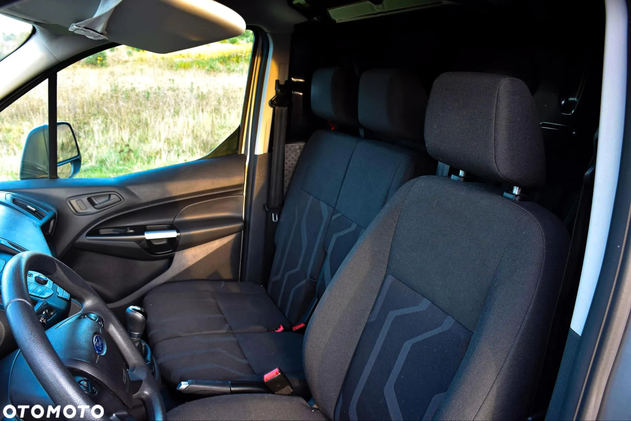 Ford Transit Connect - 13