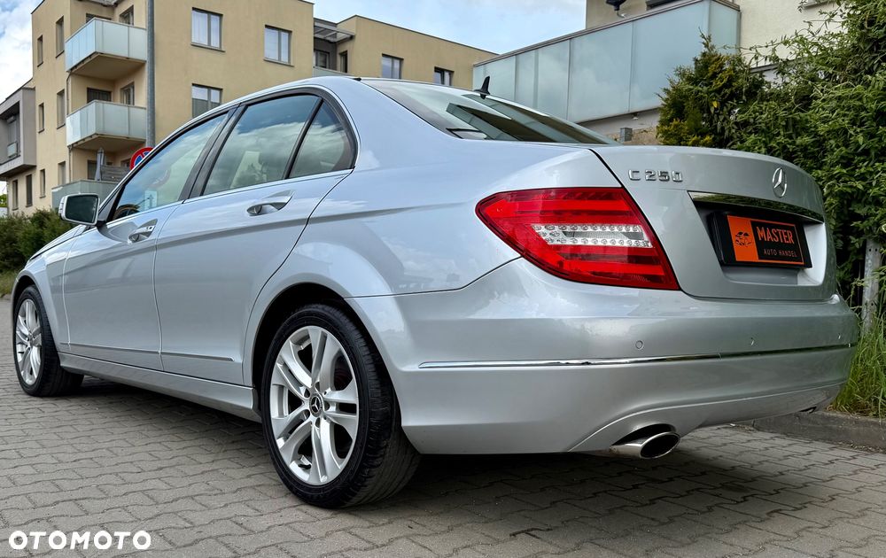 Mercedes-Benz Klasa C 250 CGI Automatik BlueEFFICIENCY Avantgarde - 11
